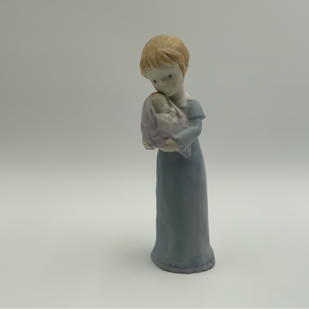 Vintage 1988 Kinka Enesco #117552 Mother and Baby Porcelain Figurine